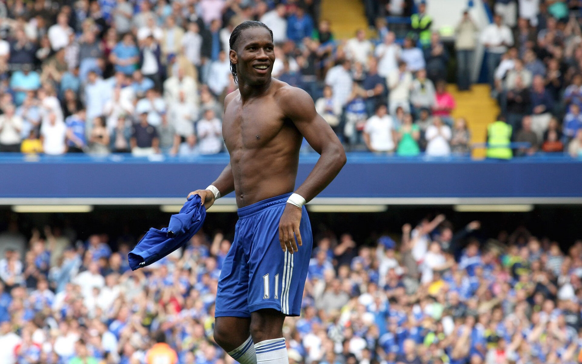 英国队泳姿优雅，技术细腻引关注，英国游泳队队员